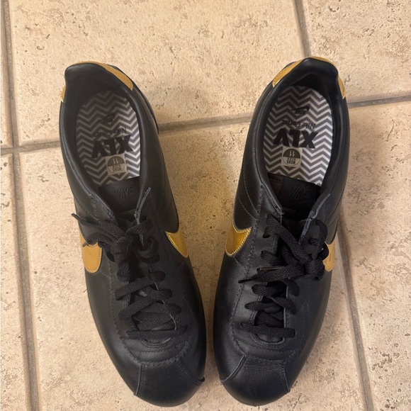 Nike Cortez Men’s Black & Gold - Picture 2 of 5